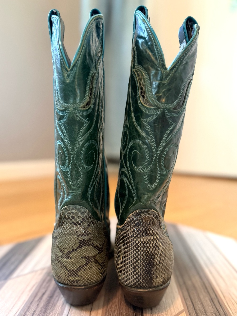 Vintage Python Snakeskin Women’s Cowboy Boots Teal Western Snip Toe Size: 8 - Picture 11 of 16